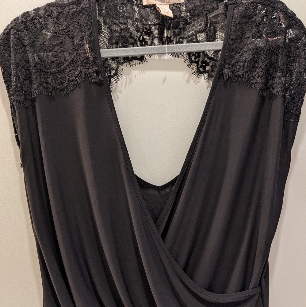 Beautiful Wrap top with lace! New